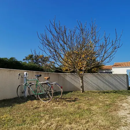 Prázdninový dům Maison Avec Jardin Au Calme *